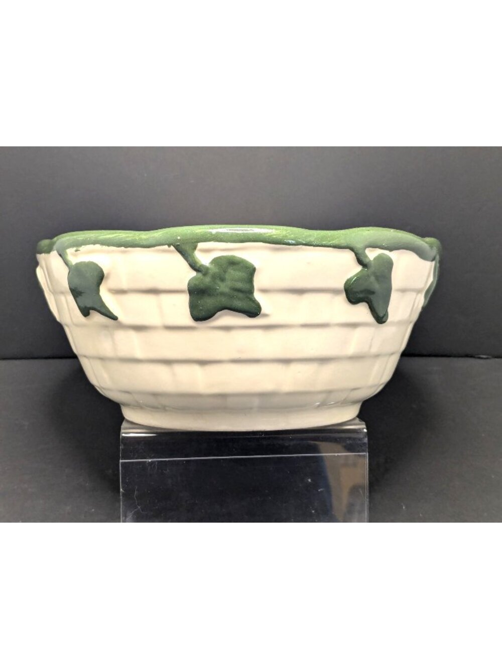 Roseville Ceramics Inc. Mixing Bowl 8.5 Inch Green Ivy Leaves Country Farmhouse